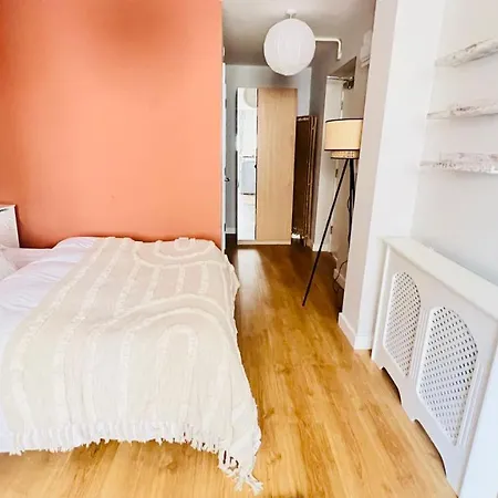 Apartment Standout Studio For Two Cheapside Bradford *