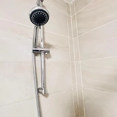 Standout Studio For Two Cheapside Bradford Apartment Bradford (West Yorkshire)