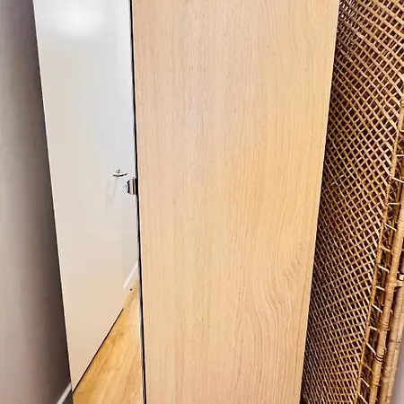 Standout Studio For Two Cheapside Bradford Apartment Bradford (West Yorkshire)