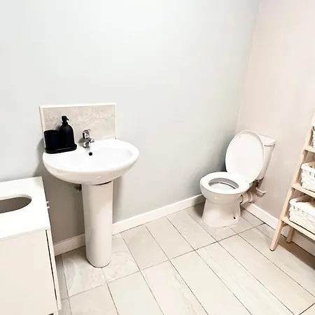 Apartment Standout Studio For Two Cheapside Bradford *